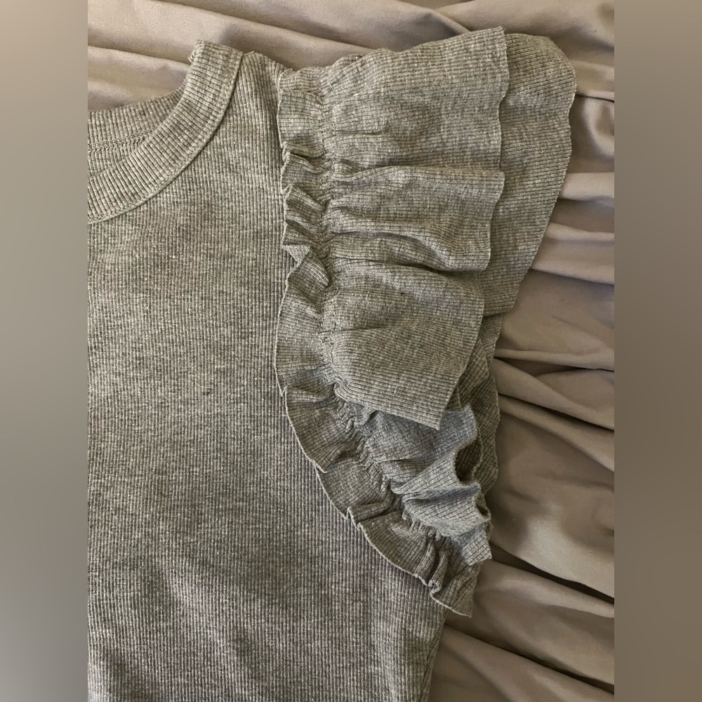 Gray Ruffle Sleeve Ribbed Tee - Picture 3 of 3